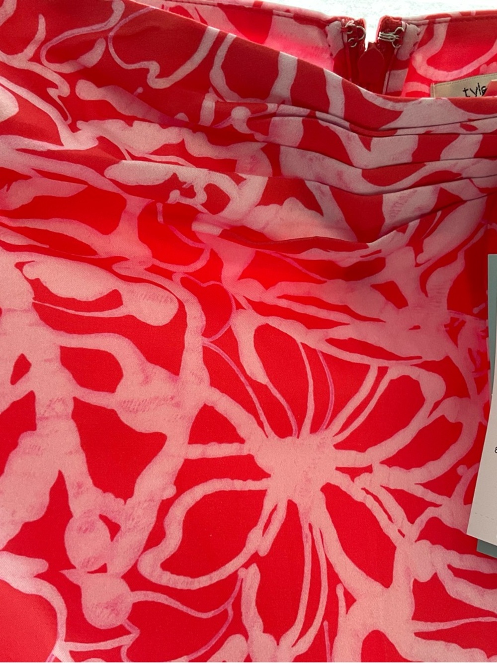 Tyler Boe Hot Pink and Light Pink Abstract Floral skirt.Super cute side ruffle